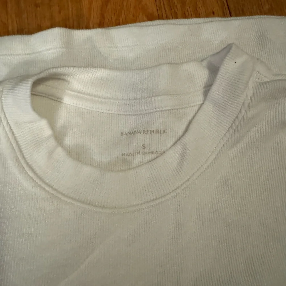 Set of 3 Banana Republic Classic Ribbed Tees - Black, Gray, and White - Picture 7 of 7